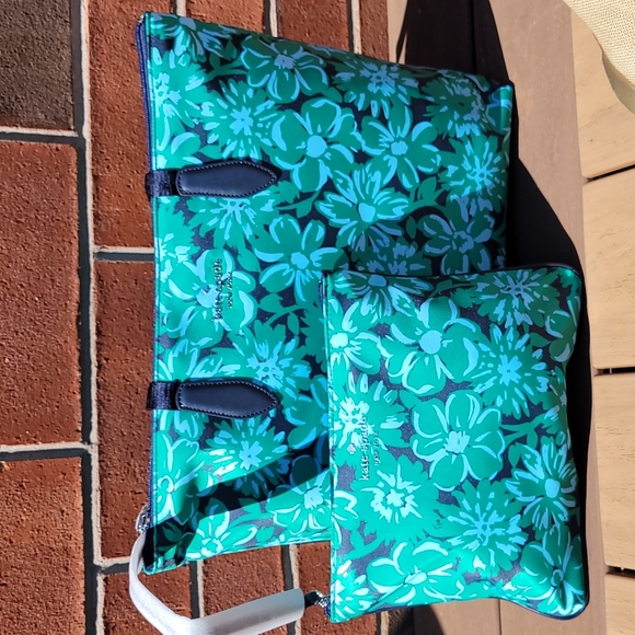 KATE SPADE NWT LARGE GREEN MULTI PACKABLE TOTE WITH WRISTLET! - Picture 5 of 13